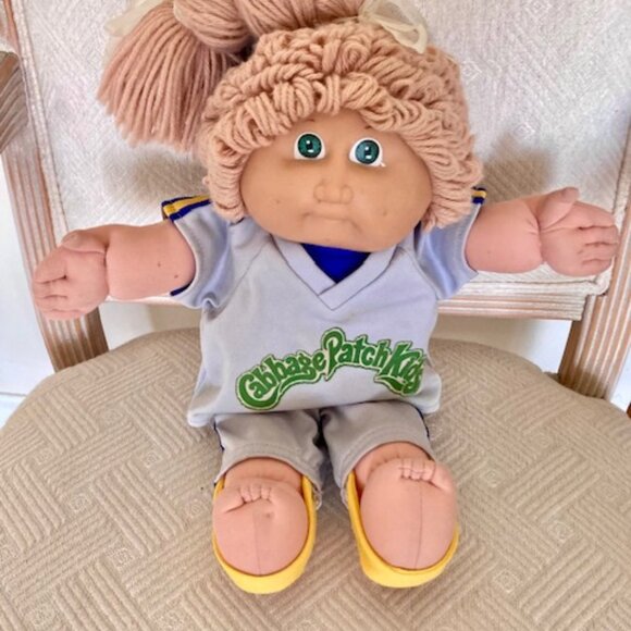 Original Cabbage Patch Doll signature of the designer original owner very good - Picture 1 of 7